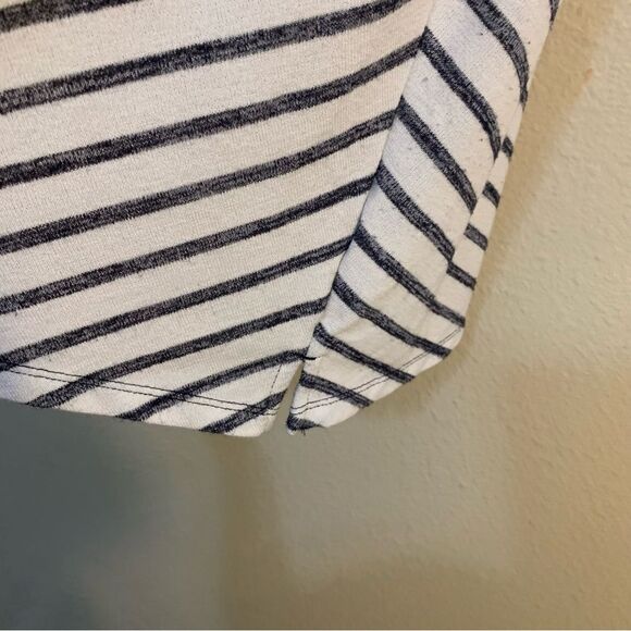Gap Striped Tank Top Women’s Large White Navy Blue V-Neck Swing. - Picture 4 of 8